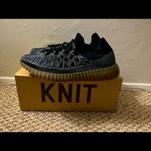 Yeezy 350 V2 (COMPACT)